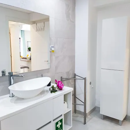 Belle Apartement Near By Marina By Becherish *